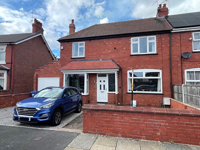 3 Bedroom Semi-detached House For Sale In Buckingham Road, Town Moor, Doncaster, DN2