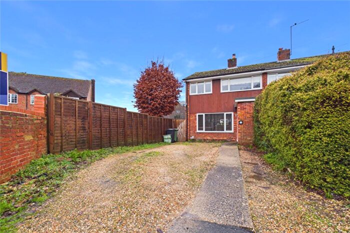 3 Bedroom End Of Terrace House For Sale In Monks Lane, Newbury, Berkshire, RG14