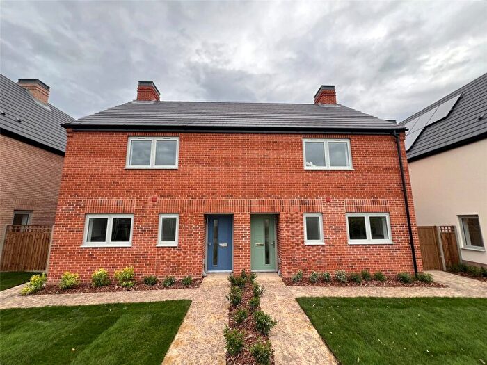 3 Bedroom House For Sale In Larkspur Way, Isleham, Cambs, CB7