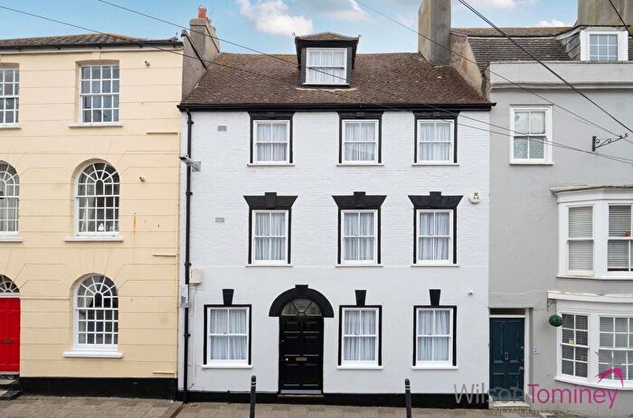 6 Bedroom Terraced House For Sale In East Street, Weymouth, DT4