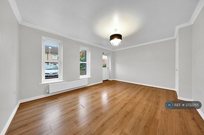 2 Bedroom Flat To Rent In Sudbury Court, Chadwell Heath, Romford, RM6