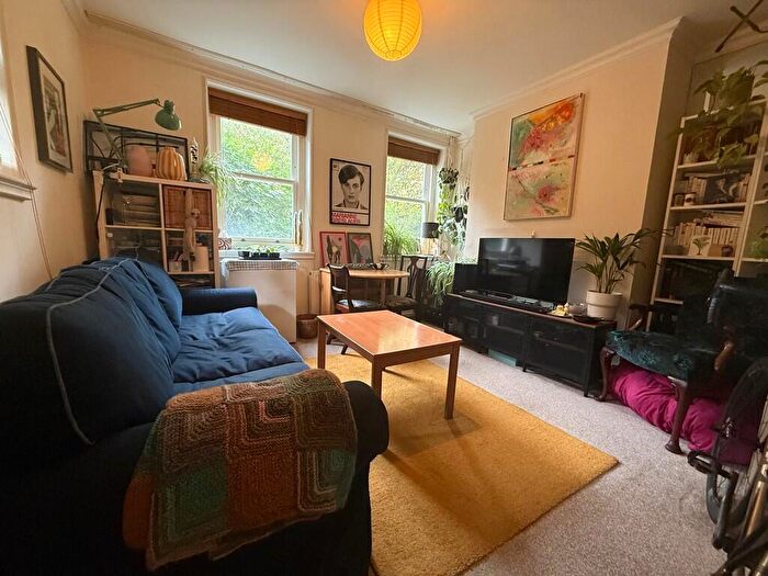 2 Bedroom Apartment To Rent In Avenell Road, Highbury, N5