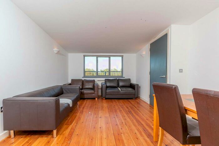 2 Bedroom Flat To Rent In Somerford Grove, Dalston, N16