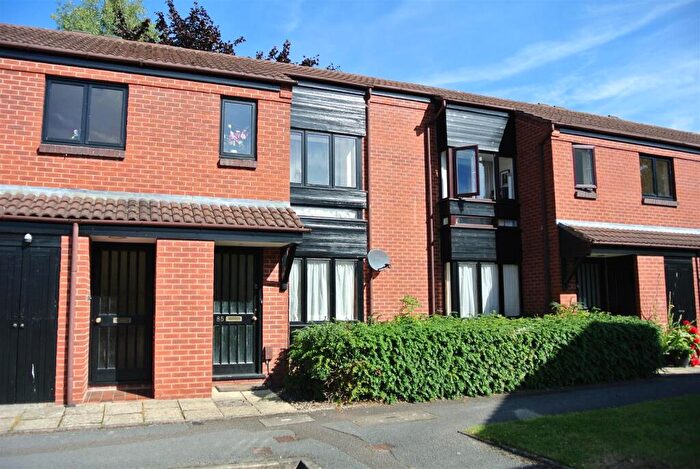 Apartment To Rent In Spring Pool, Warwick, CV34