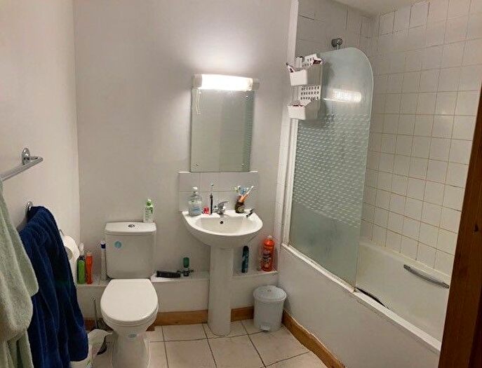 3 Bedroom Flat To Rent In Wedmore Street, Holloway, Islington, North London, N19