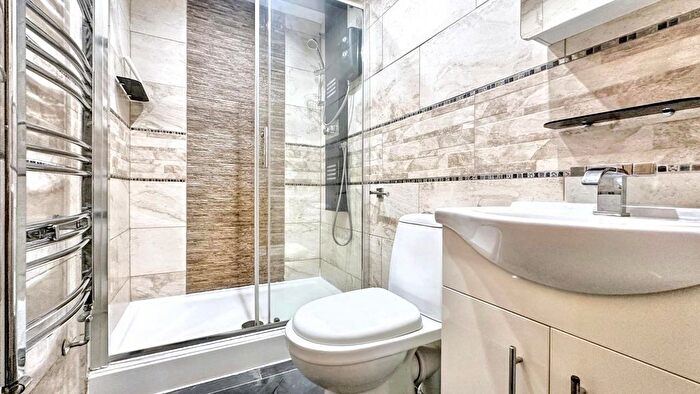 2 Bedroom Flat To Rent In Tudor Street, Cardiff, CF11