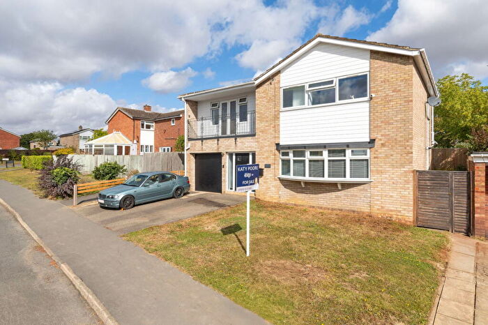 4 Bedroom Detached House For Sale In Acacia Avenue, St. Ives, PE27