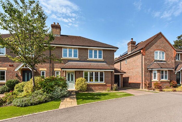 4 Bedroom Semi-Detached House For Sale In Piggott Place, Petersfield, Hampshire, GU31