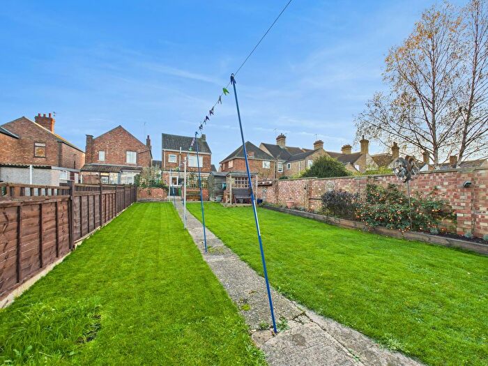 3 Bedroom Detached House For Sale In Queens Walk, Peterborough, PE2