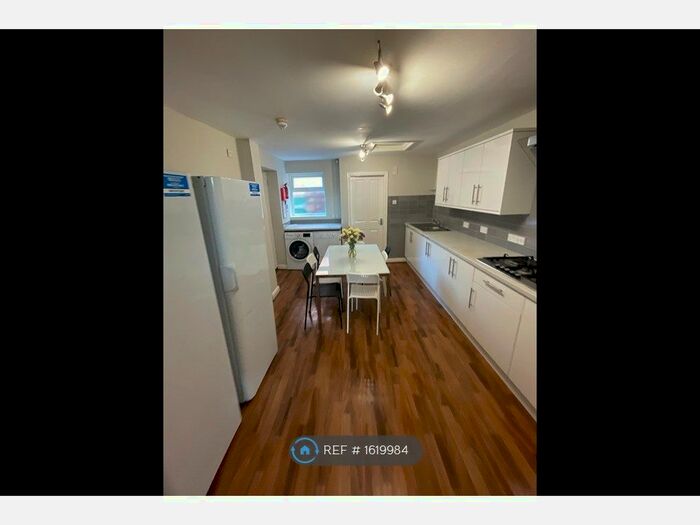 7 Bedroom Terraced House To Rent In Grant Avenue, Liverpool, L15