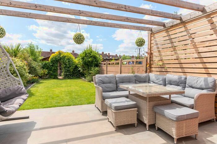 3 Bedroom Terraced House To Rent In Rydens Grove, Hersham, Walton-On-Thames, KT12