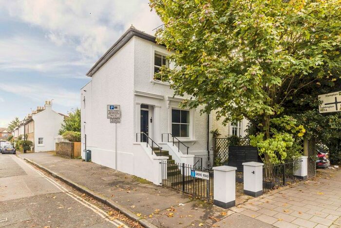 1 Bedroom Flat To Rent In Hampton Road, Twickenham, TW2