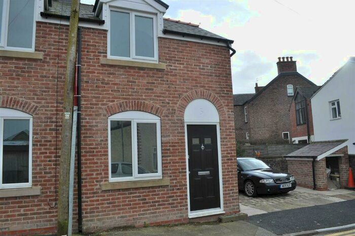2 Bedroom House To Rent In Laburnum Road, Macclesfield, SK11