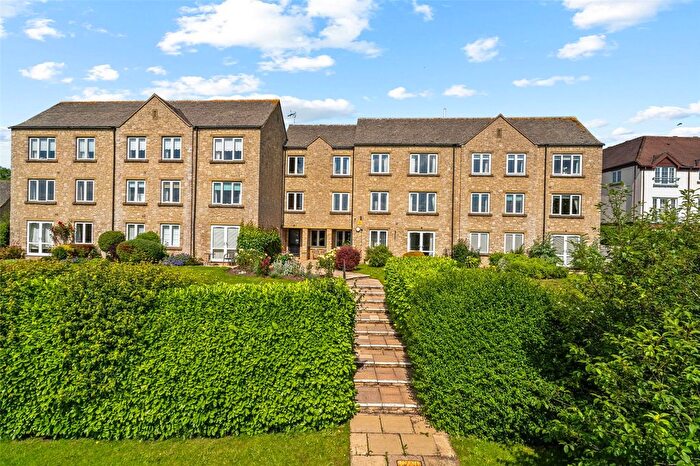 2 Bedroom Flat For Sale In Station Road, Broadway, Worcestershire, WR12