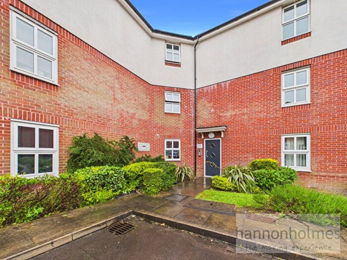 2 Bedroom Flat For Sale In Hardy Close, Dukinfield, SK16