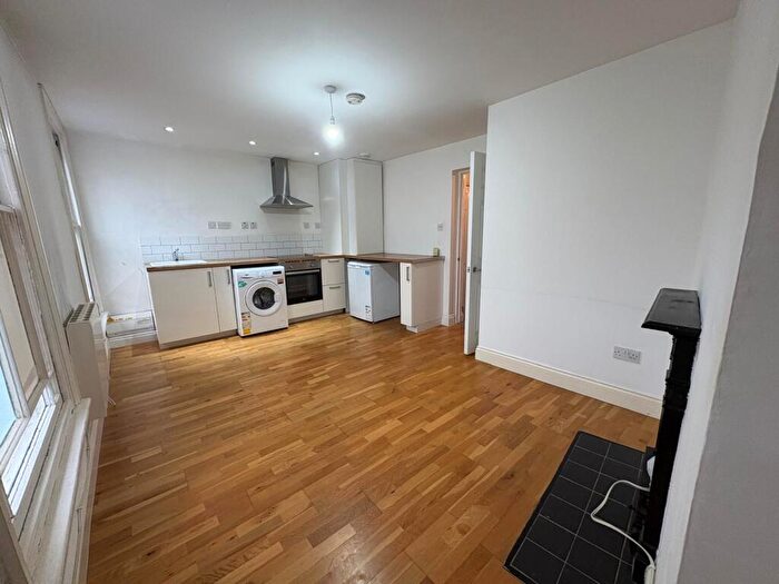 1 Bedroom Flat To Rent In Castilian Street, Northampton, NN1