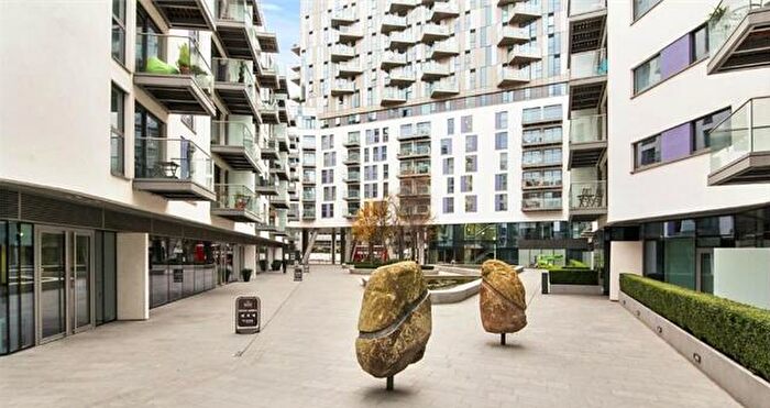 2 Bedroom Apartment For Sale In Saffron Central Square, Croydon, CR0