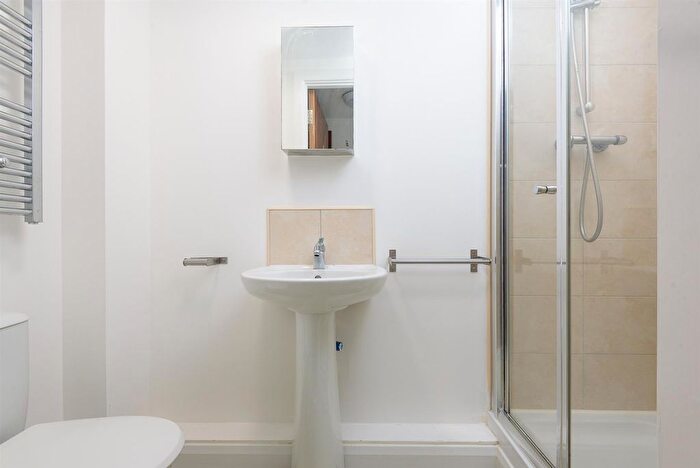 3 Bedroom Flat To Rent In Qube, West Street, S1