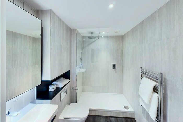 2 Bedroom Apartment To Rent In Apartment, Symphony Park, Manchester, Greater Manchester, M1