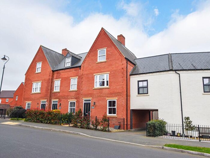 3 Bedroom Terraced House For Sale In Redcar Road, Towcester, NN12