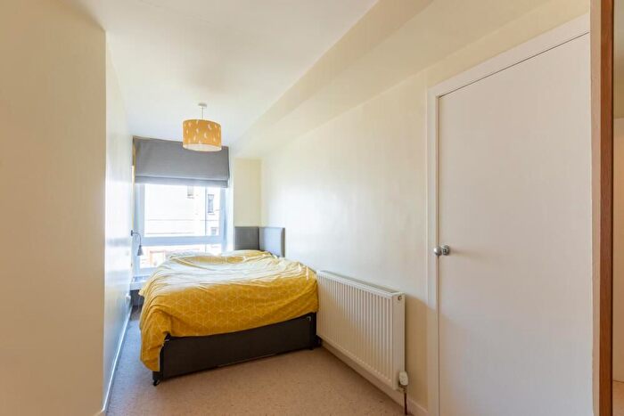 1 Bedroom Flat To Rent In Dean Bank Lane, Edinburgh, EH3