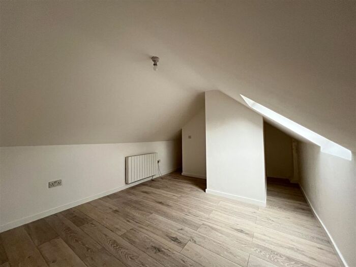 4 Bedroom Terraced House To Rent In Victoria Avenue, Wembley, HA9