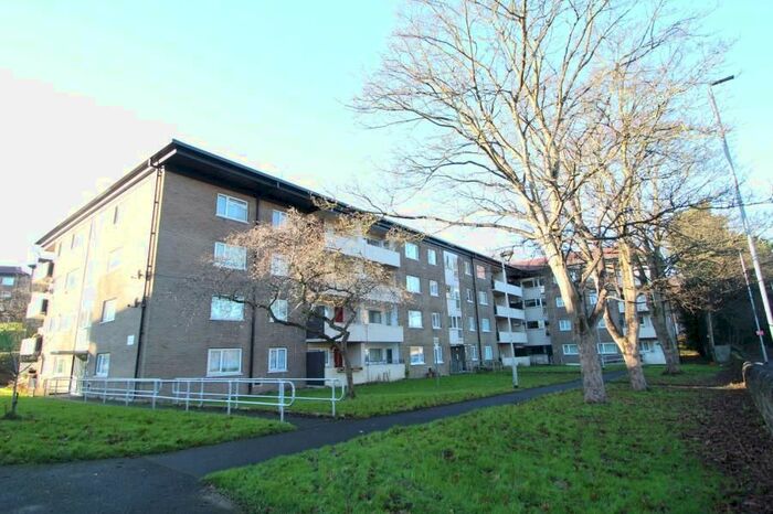 2 Bedroom Flat To Rent In Flat, 25 St. James Drive, Horsforth, Leeds, West Yorkshire LS18