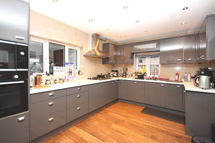 4 Bedroom Semi-Detached House To Rent In Springfield Close, Croxley Green, Watford, WD3