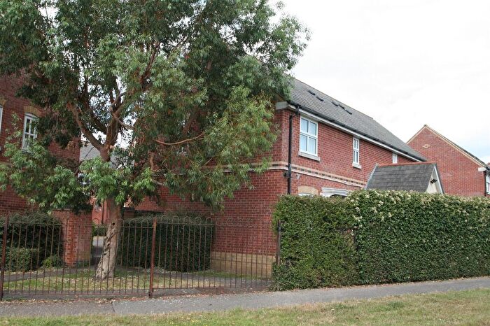 1 Bedroom Flat To Rent In Napier Crescent, Wickford, SS12