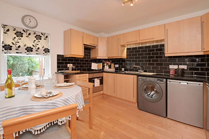 1 Bedroom Flat For Sale In Hopetoun Crescent, Broughton, Edinburgh, EH7