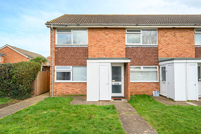 1 Bedroom Maisonette For Sale In Willowhayne Drive, Walton-On-Thames, KT12