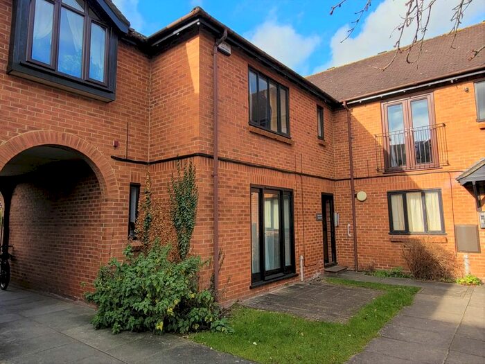 2 Bedroom Flat To Rent In Plested Court, Stoke Mandeville, Aylesbury HP22