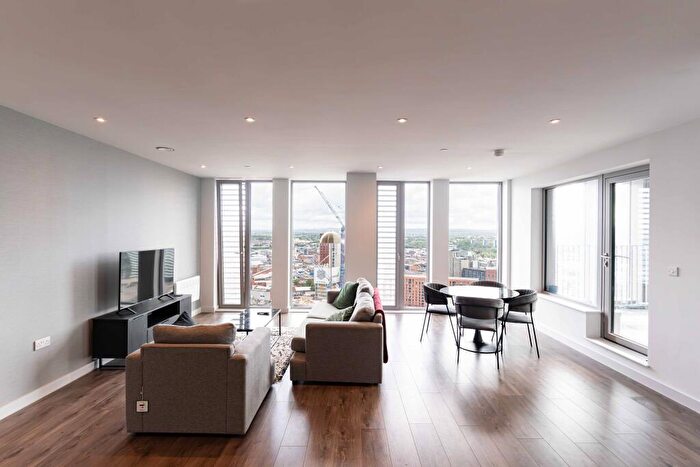 2 Bedroom Apartment To Rent In Greengate, Salford, M3