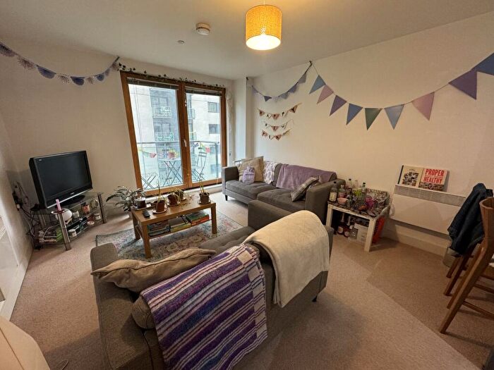 2 Bedroom Apartment For Sale In Cypress Place, New Century Park, Manchester, M4