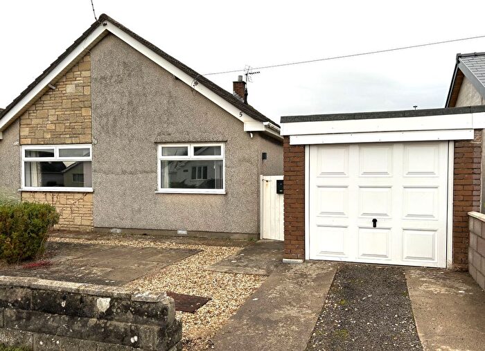 3 Bedroom Bungalow To Rent In Merlin Close, Porthcawl, CF36