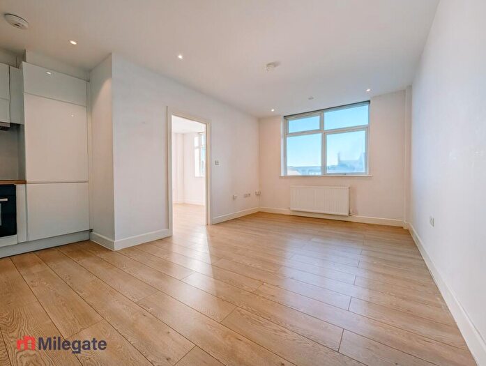 1 Bedroom Flat To Rent In Buckingham Street, Aylesbury, HP20