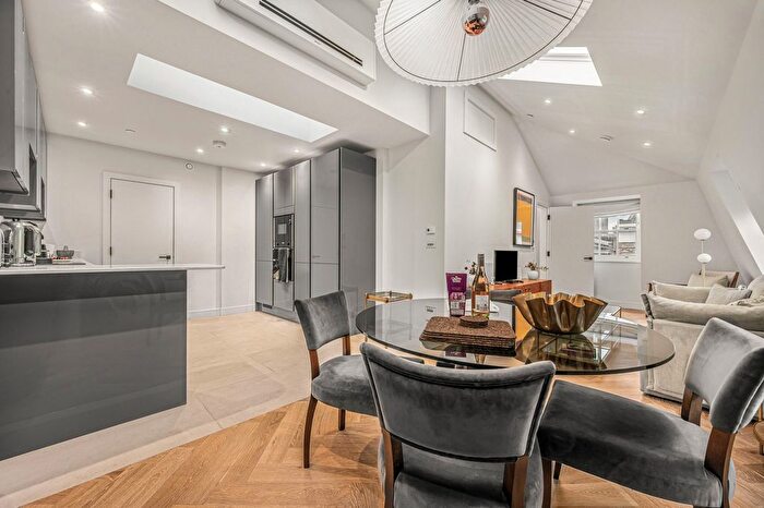 2 Bedroom Flat To Rent In Charlotte Street, Fitzrovia, W1T