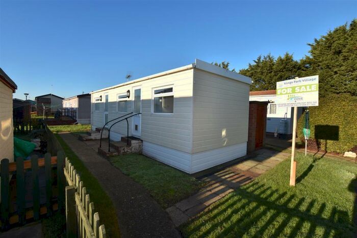 1 Bedroom Park Home To Rent In Creek Road, Canvey Island, SS8