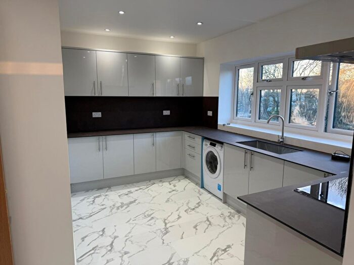 2 Bedroom Flat To Rent In Ilford, IG2