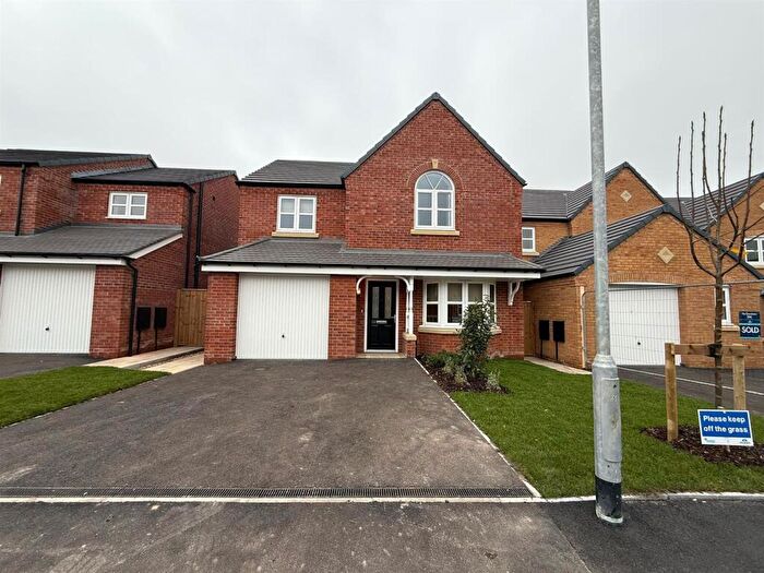 4 Bedroom Detached House To Rent In Rivington Park, Bolton, BL6