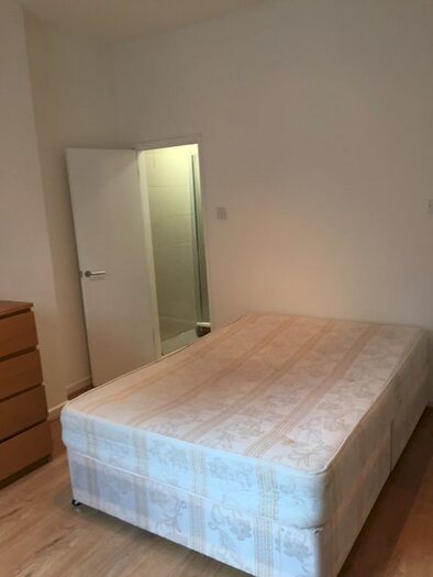 Studio To Rent In Cardwell Terrace, Holloway, Islington, North London, N7