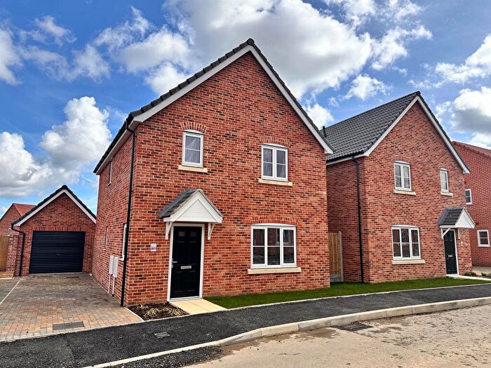 3 Bedroom Detached House For Sale In St. Johns Park, Bungay, NR35