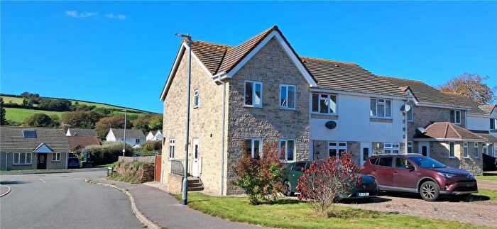 2 Bedroom End Of Terrace House To Rent In Millbrook, Cornwall, PL10