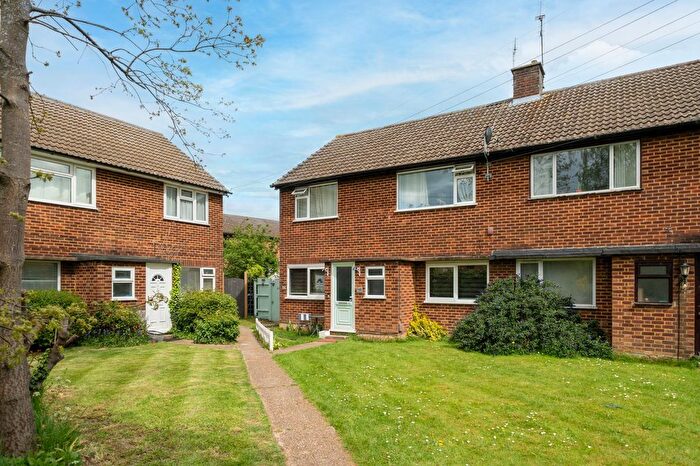 2 Bedroom Maisonette For Sale In Howard Close, Cambridge, CB5