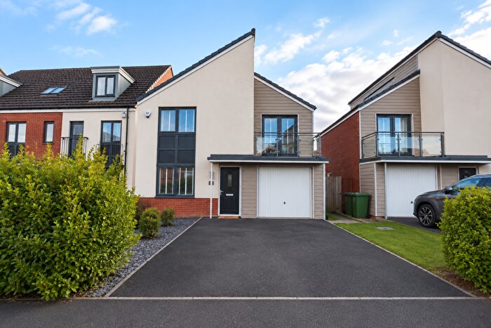 4 Bedroom Detached House For Sale In Elmwood Park Gardens Newcastle Upon Tyne, NE13