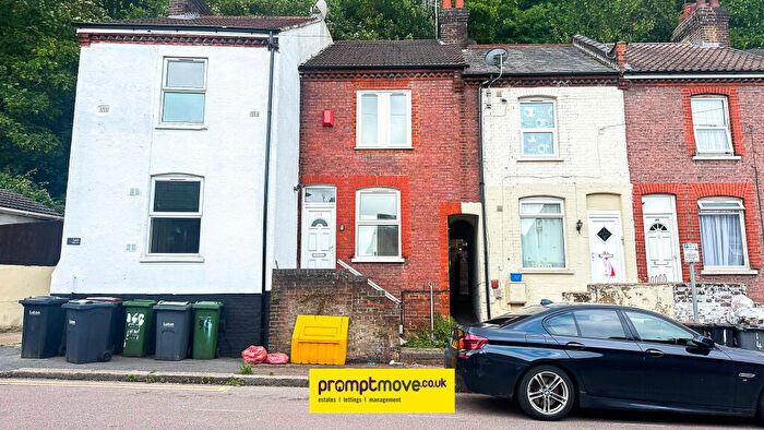 3 Bedroom Terraced House To Rent In Hartley Road Luton, LU2