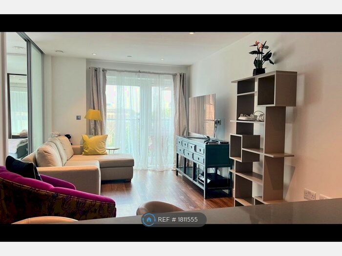 Studio To Rent In Dickens Yard, London, W5