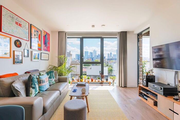 1 Bedroom Flat For Sale In St Pauls Way, Bow, London, E3