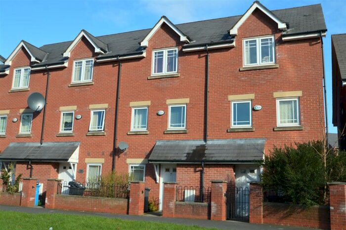 4 Bedroom House To Rent In Bold Street, Hulme, Manchester, M15