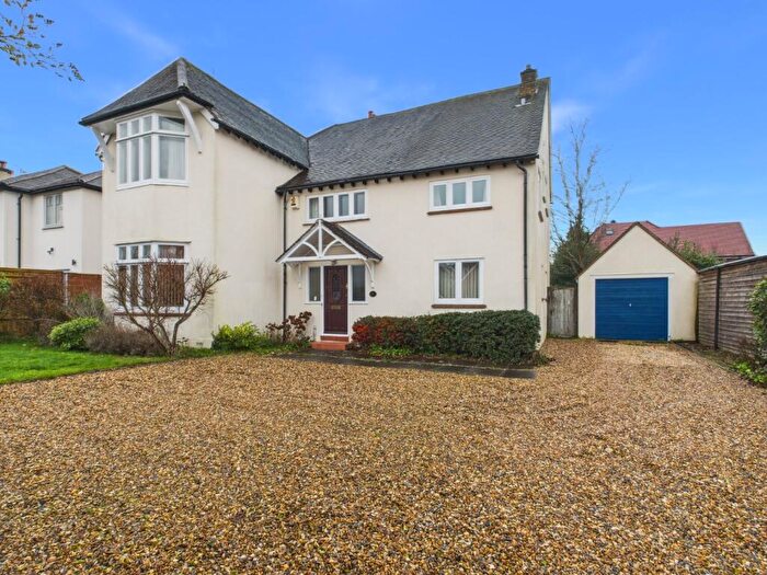 5 Bedroom Detached House For Sale In Curzon Avenue, Beaconsfield, Buckinghamshire, HP9